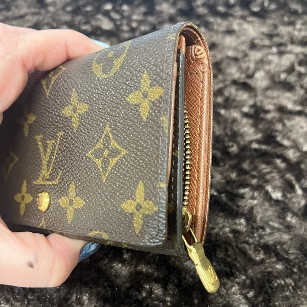 Louis Vuitton Vintage Tressor Canvas Wallet  in Classic Monogram. EUC - Picture 16 of 17